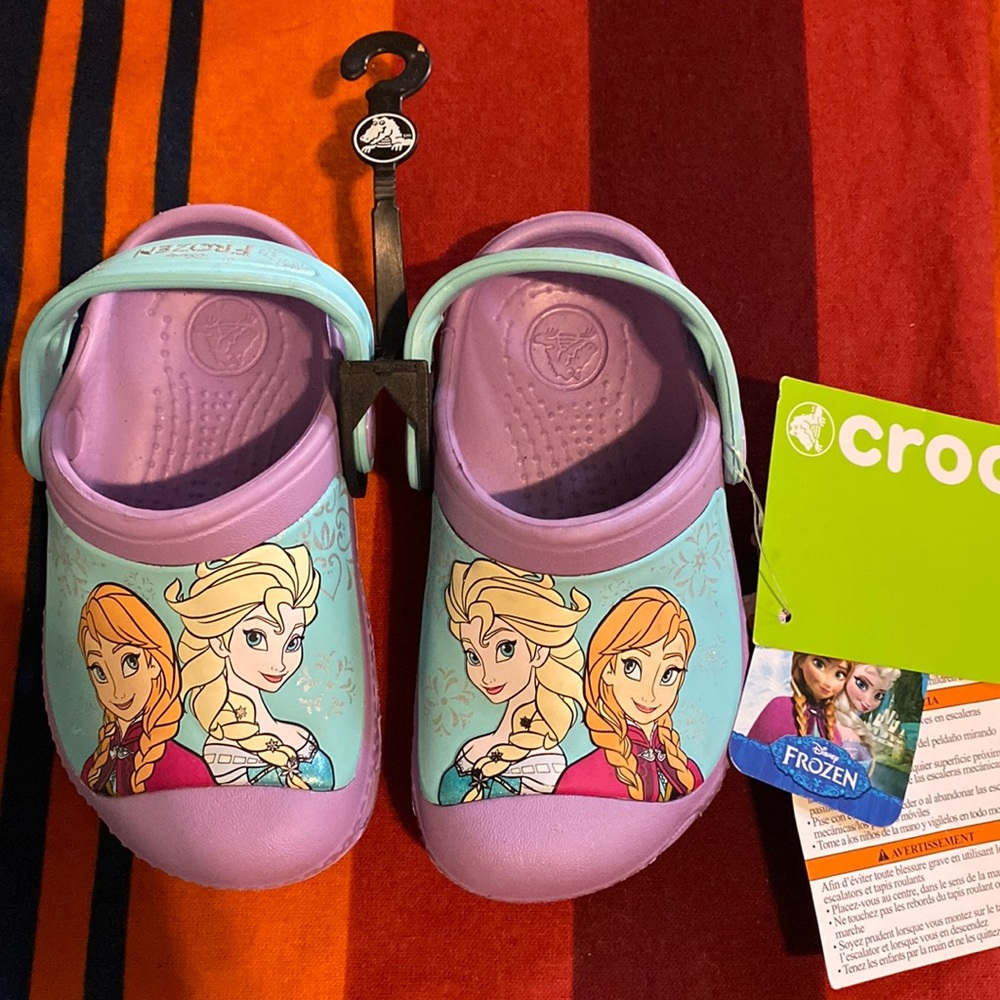 Crocs Disney frozen. NWT